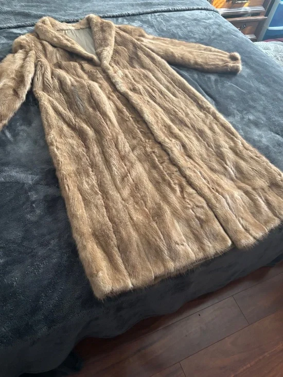 Mink Coat Vintage - Picture 3 of 3